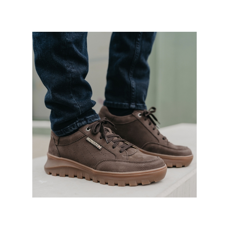 FLYNN Marron, Sneakers basses Mephisto