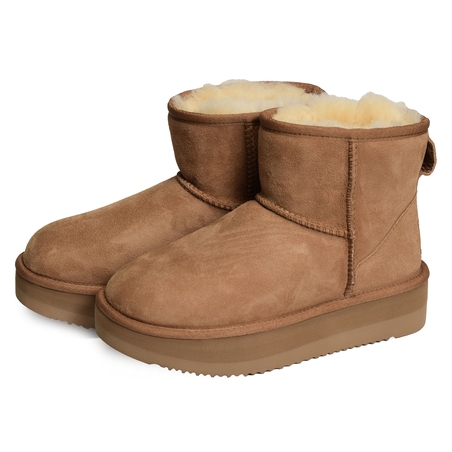 GANA Chestnut, Boots Sweet Heritage