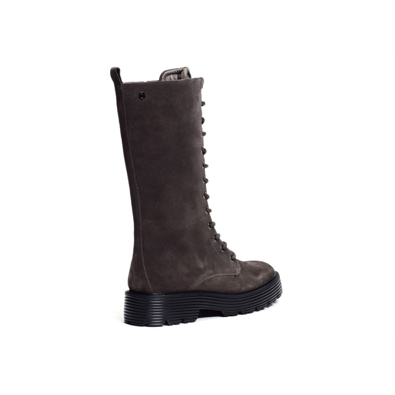 68119 Gris, Bottes Carmela