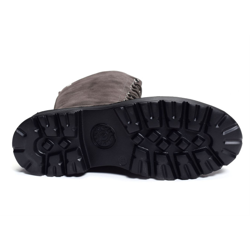 68119 Gris, Bottes Carmela