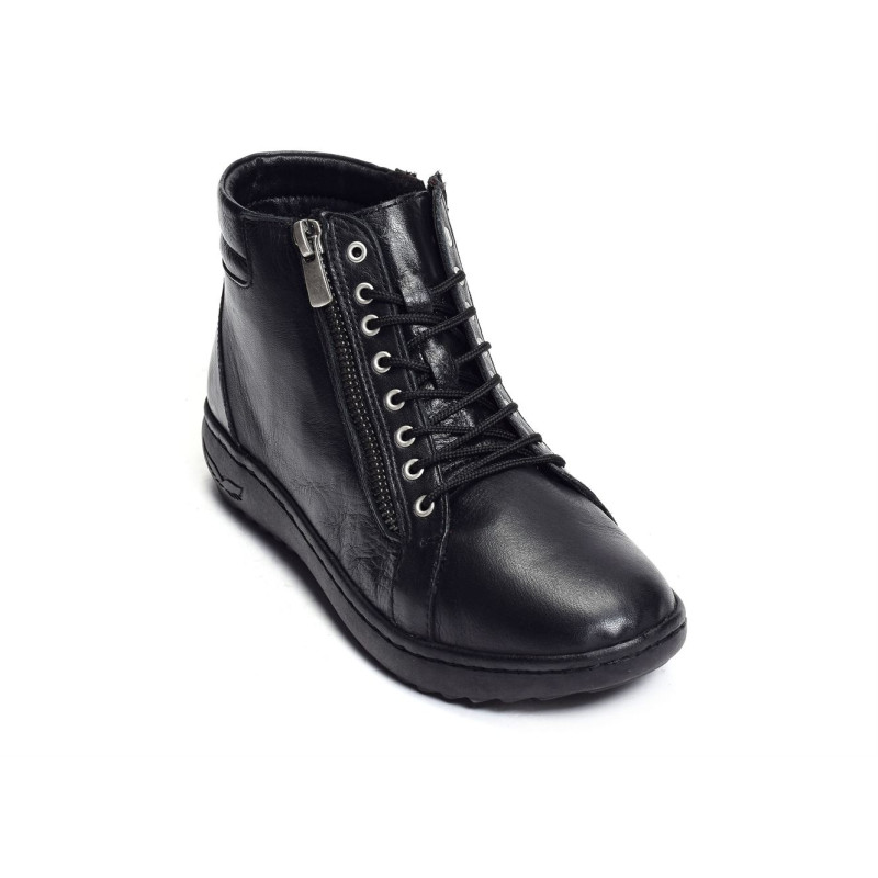 DEFI Noir, Boots Karyoka