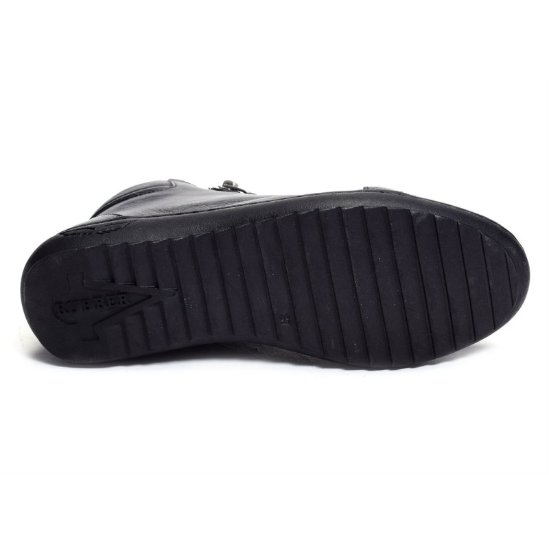 DEFI Noir, Boots Karyoka