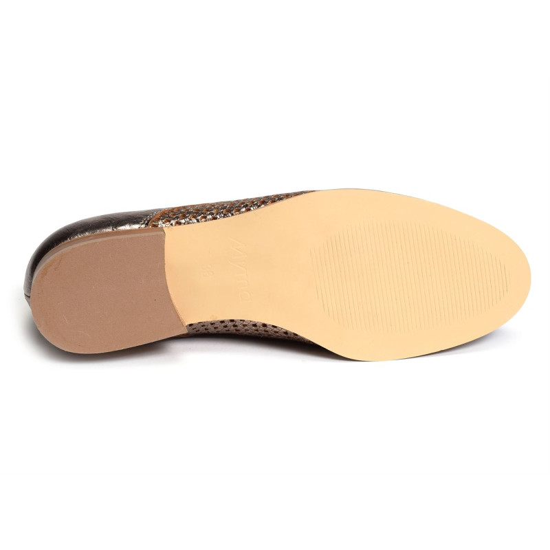 5321 Stone, Derbies Myma