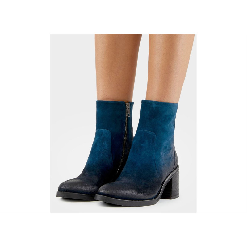 7740 Bleu, Bottines Fru it