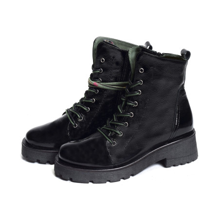 D199 Verni Noir, Boots Felmini
