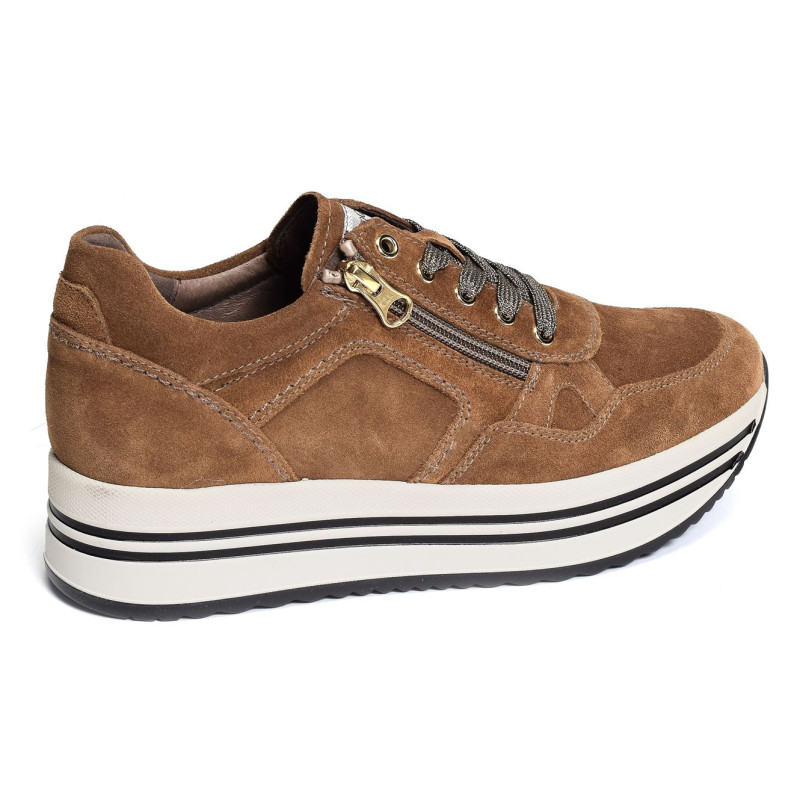 16934 Camel, Sneakers basses NeroGiardini