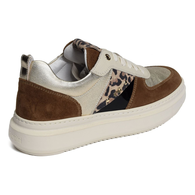 05373 Camel Or, Sneakers basses NeroGiardini