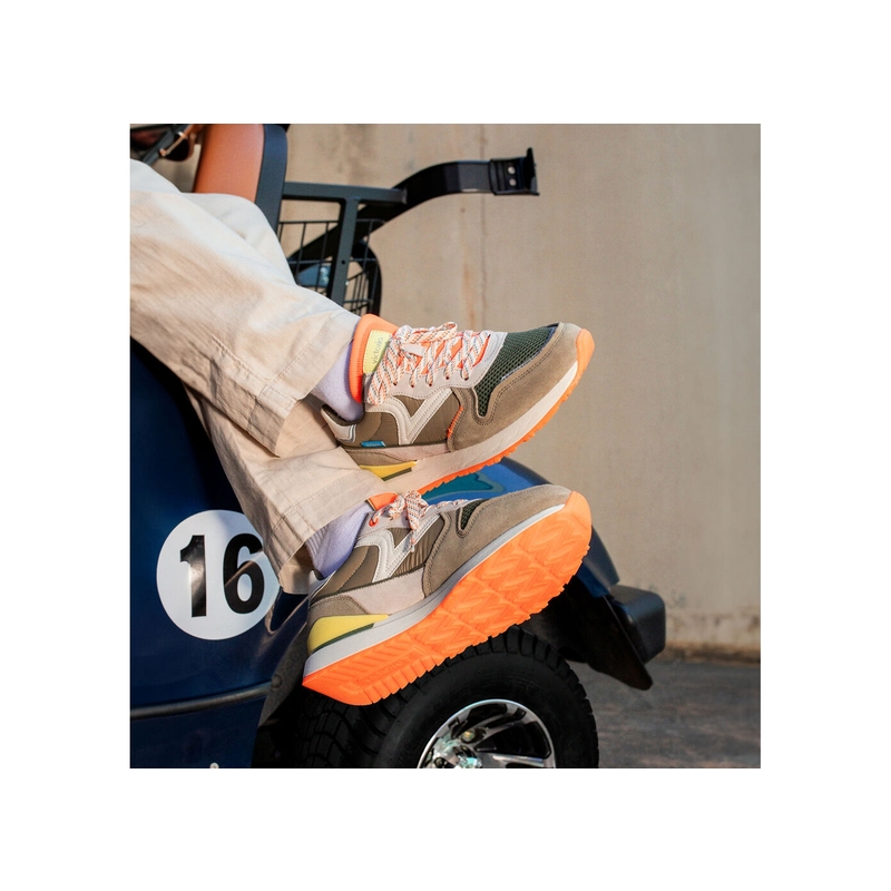 8802109 Kaki, Baskets running Victoria