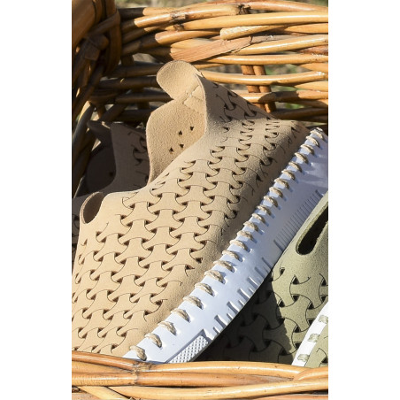 TESSY Camel, Slip-On Folie's