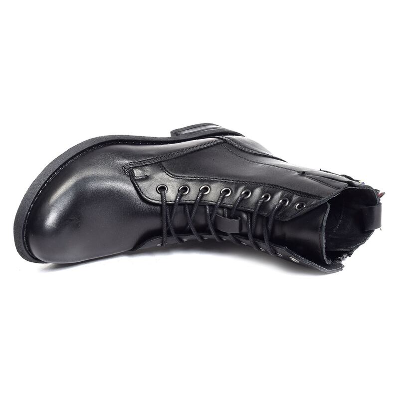 NORMA Noir, Boots Goodstep