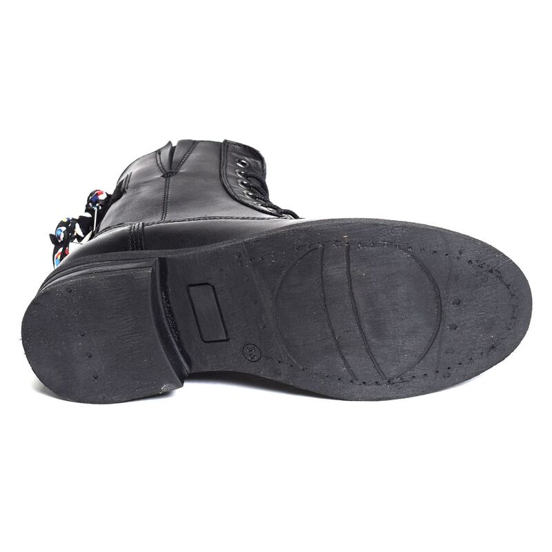 NORMA Noir, Boots Goodstep