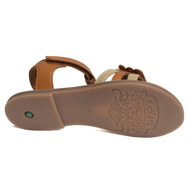 DIAMANTO Camel Or, Sandales plates & Nu-Pieds Kickers