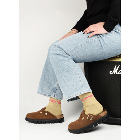 SUSCEPTIBLE Or, Chaussettes Les Sachoussettes