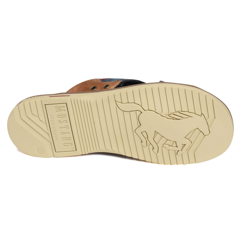 4152705 Marine, Mules Mustang