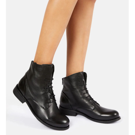 1072 Noir, Boots Felmini