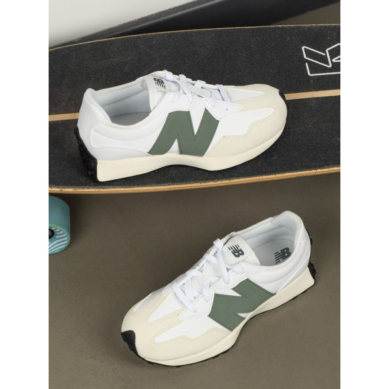 GS327 Blanc Vert, Baskets running New Balance