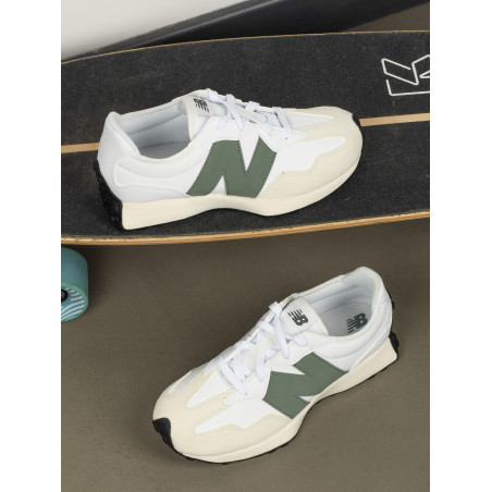 GS327 Blanc Vert, Baskets running New Balance