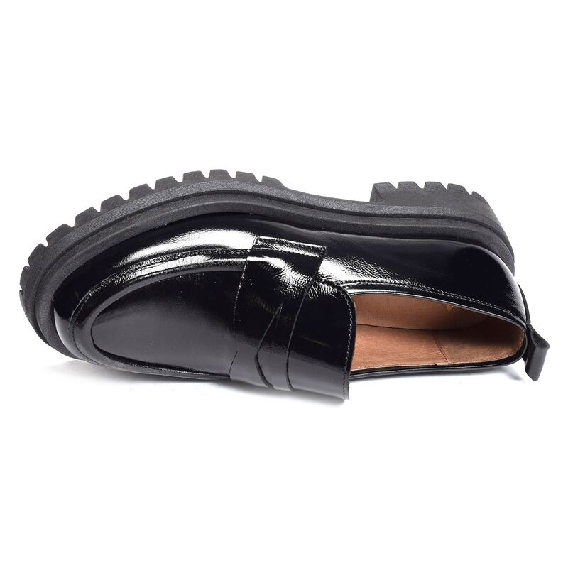 1564 Verni Noir, Mocassins Audrey's Shoes