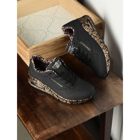 UNO LOVING LOVE Noir Or, Sneakers basses Skechers
