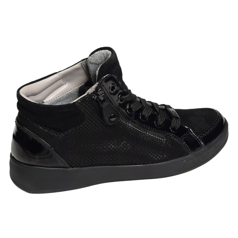 ROM Noir, Boots Ara