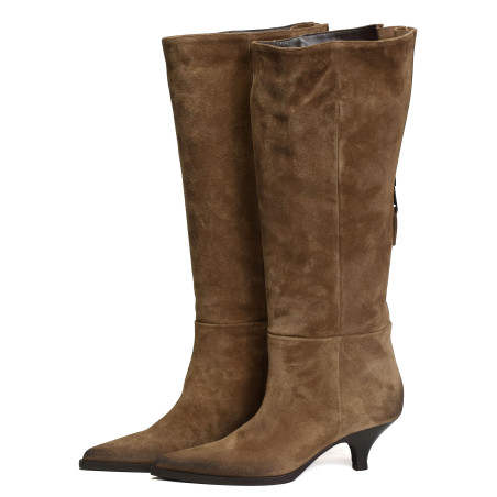 E4351 Tabac, Bottes Elena Iachi