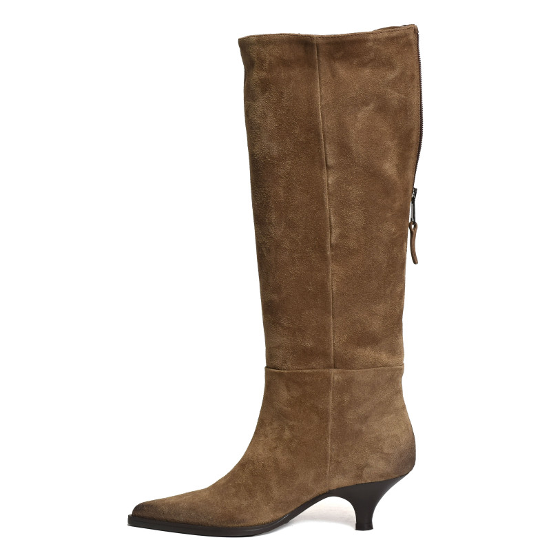 E4351 Tabac, Bottes Elena Iachi