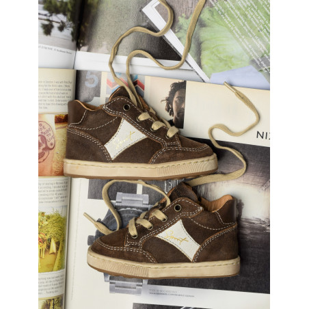 FORMIDABLE Marron Foncé, Chaussures à Lacets Babybotte