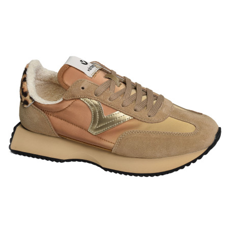 1134111 Camel, Baskets running Victoria