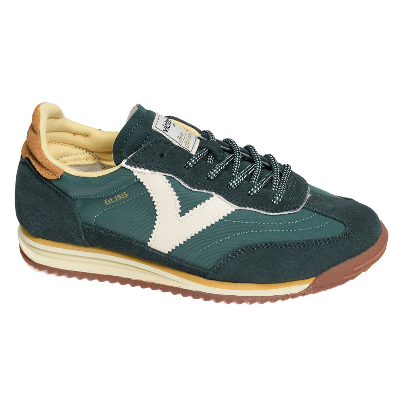 1158101 Vert, Baskets running Victoria