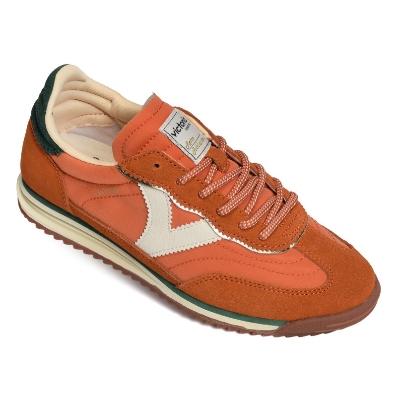1158101 Orange, Baskets running Victoria