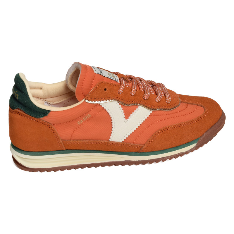 1158101 Orange, Baskets running Victoria
