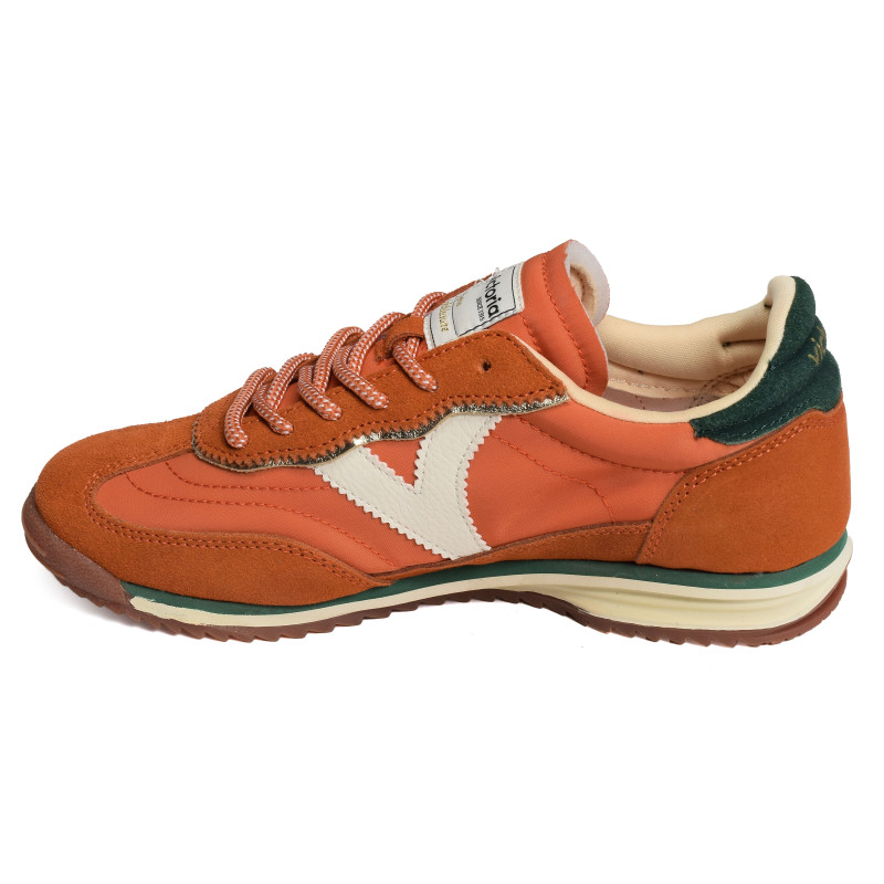1158101 Orange, Baskets running Victoria