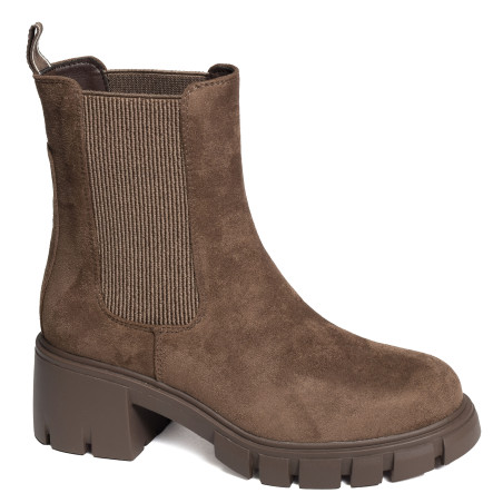 HERINE Café, Chelsea boots Vanessa Wu