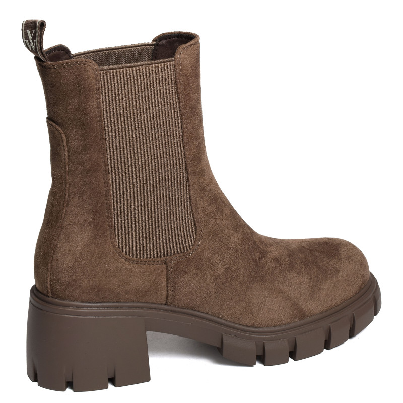 HERINE Café, Chelsea boots Vanessa Wu