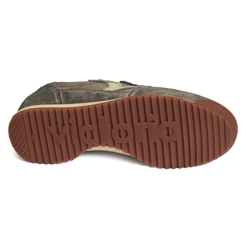 1158104 Taupe, Baskets running Victoria