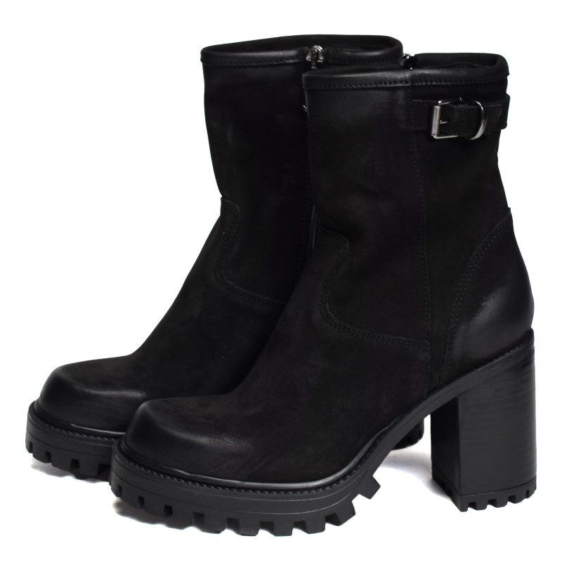 ILDA Noir Noir, Bottines Paoyama