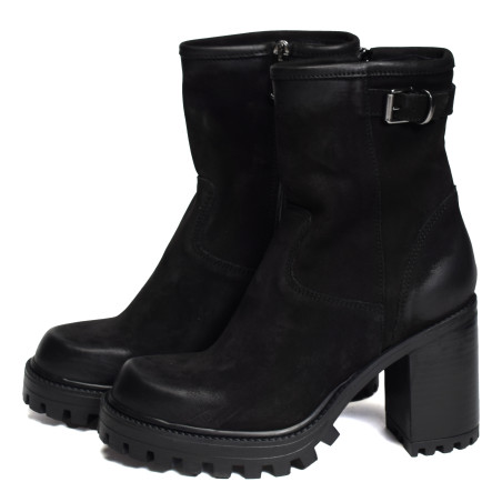 ILDA Noir Noir, Bottines Paoyama