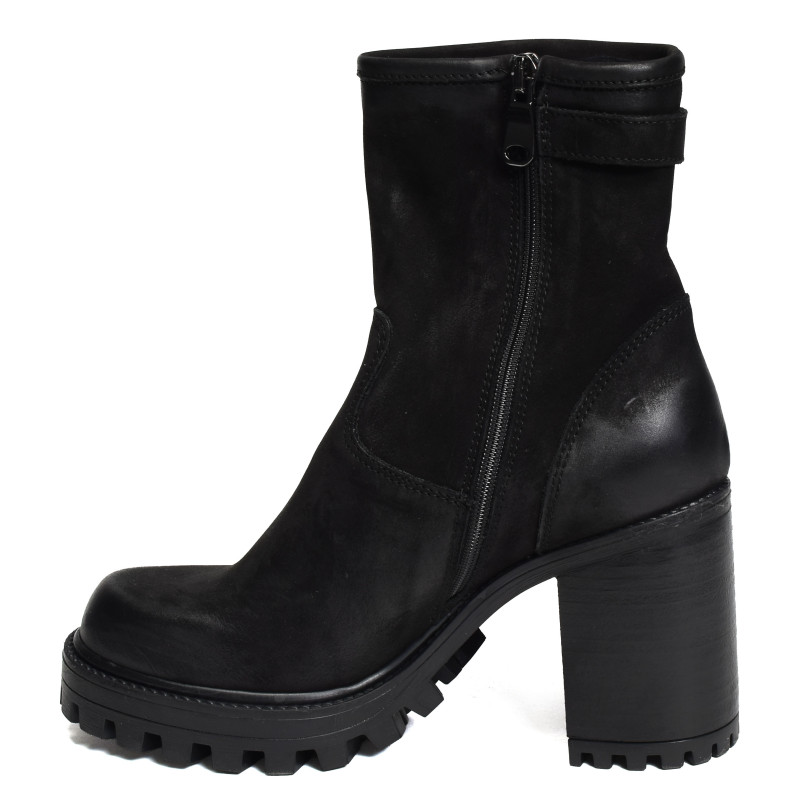 ILDA Noir Noir, Bottines Paoyama