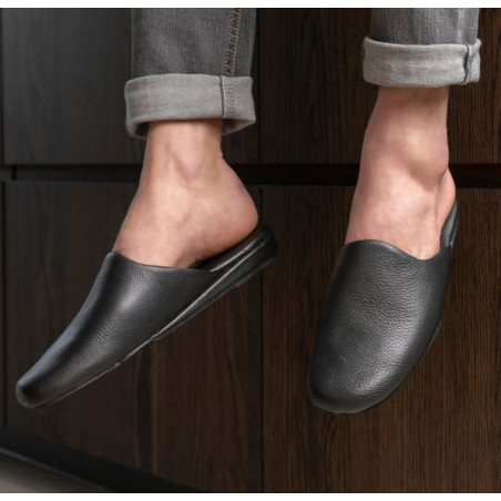 DIN Noir, Mules Heller