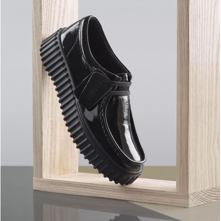 TORHILL BEE Verni Noir, Richelieus Clarks