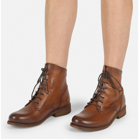 1072 Cognac, Boots Felmini