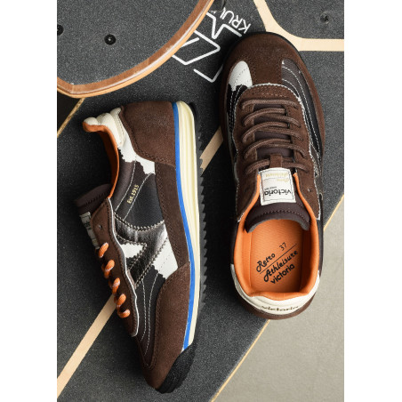 1158103 Marron, Baskets running Victoria