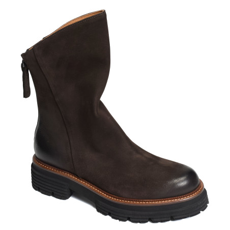 3270 Café, Boots Mat 20