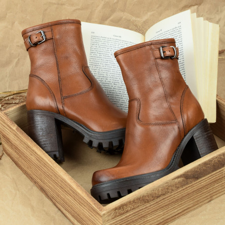 ILDA Camel, Bottines Paoyama
