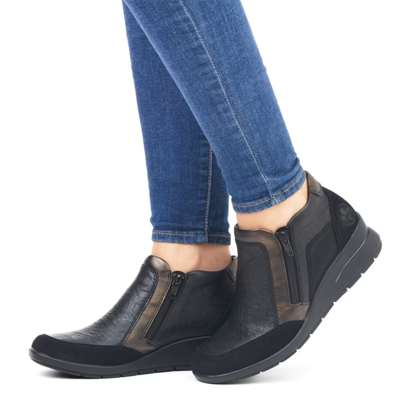 L4851 Noir, Bottillons Rieker