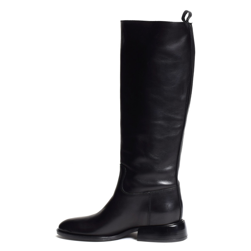 M256M1 Noir, Bottes Mimmu