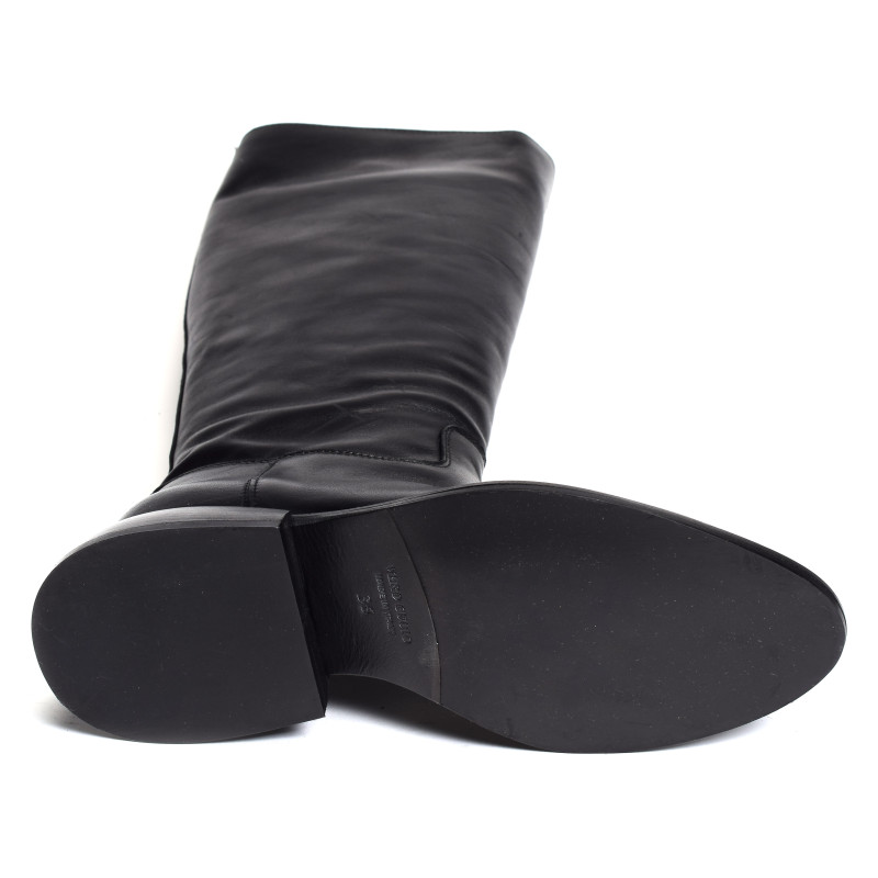 M256M1 Noir, Bottes Mimmu