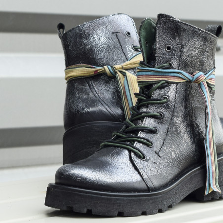 D199 Argent, Boots Felmini