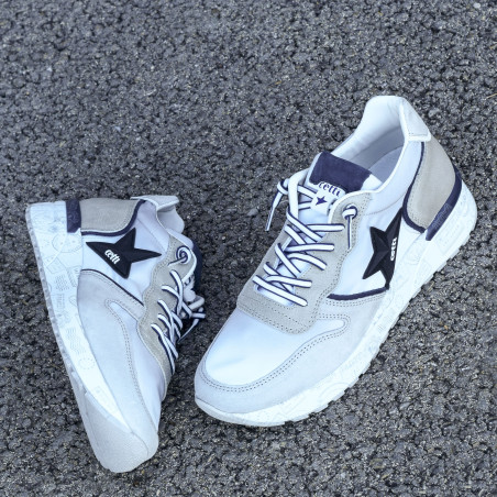 C1353 Stone, Baskets running Cetti