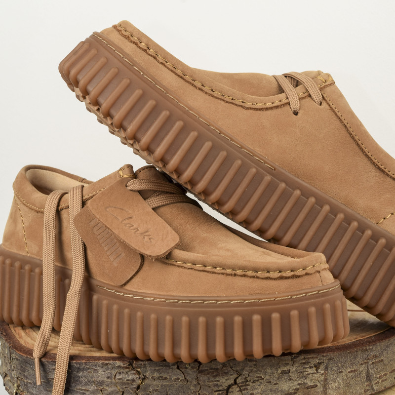 TORHILL BEE Tan, Richelieus Clarks